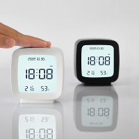 Digitale wekker 12/24H Elektronische wekker Met spraak geactiveerde achtergrondverlichting Temperatuurvochtigheid Nachtl