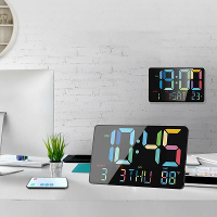 AGSIVO Grote Regenboog LED Digitale Wekker Wandklok met Afstandsbediening / Kalender / Temperatuur / Snooze / Dimbaar He