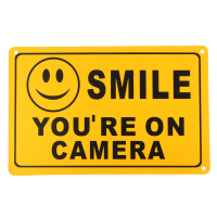 2Pcs SMILE JE IS OP CAMERA Waarschuwingsbeveiliging Yellow Sign CCTV Video Surveillance Camera Sticker 28x18cm
