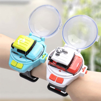 4DRC NIEUWE C17 Mini Watch RC Controle Auto Hot Sales kinderen Leuke Cartoon Elektrische Auto Kleine Cool Colorful Licht