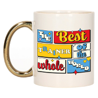 Cadeau koffie/thee mok   de beste trainer/coach   van de wereld   goud   300 ml   keramiek