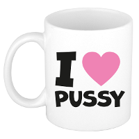 Cadeau koffie/thee mok   roze   I love pussy   pride / gay   300 ml   keramiek   vrijgezellen