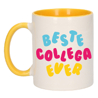 Cadeau mok voor collega   beste collega ever   geel   keramiek   300 ml