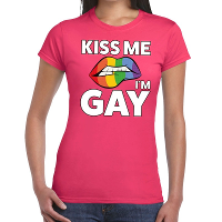 Kiss me I am gay t shirt roze dames