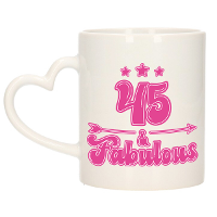 Verjaardag cadeau mok 45 jaar   geweldig   roze   hartjes handvat   300 ml   Keramiek