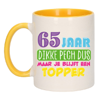 Verjaardag cadeau mok 65 jaar   geel   dikke pech dus   300 ml   Keramiek