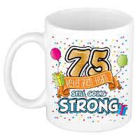 Verjaardag cadeau mok 75 jaar   wit   veteranen team   300 ml   keramiek