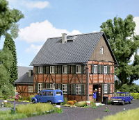 Busch 1657 H0 Woonhuis met aanbouw