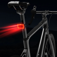 Slimme Radar Fietsachterlicht 7 Lichtmodi 1500mAh Batterijcapaciteit Waterdicht 30m Waarschuwing voor Naderende Voorwerp
