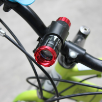 Cree Q5 240lm 3 Modes Zoomable Led Flashlight With Clip For Bicycle