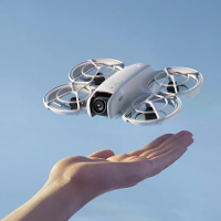 DJI NEO 135g Ultralicht met 4K Ultra Gestabiliseerde Video AI Onderwerp Tracking Quickshots Meerdere Controle Palm Opsti