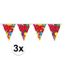 Vlaggenlijn 85 jaar   3x   10 meter   plastic   Leeftijd versiering   85e verjaardag