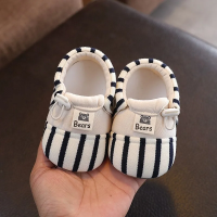 TinyToes – Zacht & Warm – Baby Eerste Schoentjes met Gestreept Design Zwart / 12 (6–12 maanden) | Educatief Speelgoed