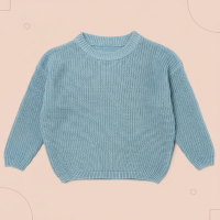 TinyStitch – Gepersonaliseerde Gebreide Naamtrui voor Baby’s & Kinderen Grijs water Blauw / 75 (12–18 maanden) / Machinaal borduurwerk | Educatief Speelgoed