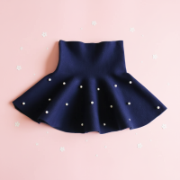 Girls Knitted Skirt – Comfort & Stijl – Kinder Rok Marineblauw / Verspreide parels / 130 (4–5 jaar) | Educatief Speelgoed