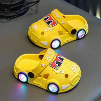 GlowRun – Stijlvol & Fun – LED Auto Slippers Geel / 18–19 (1–2 jaar) | Educatief Speelgoed