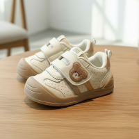KinderMove – Stevig & Soepel – Klittenband Sneakers met berenmotief Khaki / 24 (3–4 jaar) | Educatief Speelgoed