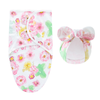 DreamNest – Rust & Comfort – Luxe Inbakerdoek met Mutsje Pastelkleurige bloemen | Educatief Speelgoed