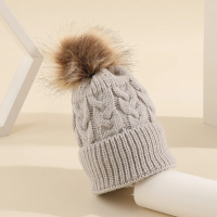 Mini Fashion™   Eigen lettertype   Muts met pompon Grijs / 8 | Educatief Speelgoed