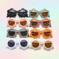 Kids Sunglasses Set – UV bescherming & plezier – Kinder Zonnebrillen Daisy Bloemen (Set van 8) | Educatief Speelgoed