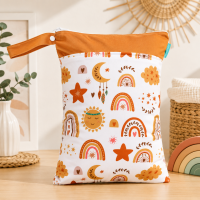 LittleBloom – Altijd Droog & Fris – Herbruikbare Waterdichte Luierzak Oranje | Educatief Speelgoed