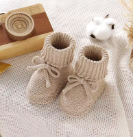 SnuggleSteps – Warm & Zacht – Gebreide Babyslofjes Beige / 70 (9 maanden / 9 cm) | Educatief Speelgoed