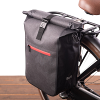 Enkele fietstas Base Zwart/Rood 18L