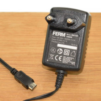 CDA1135 Charger Adapter 5,5V met USB