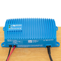 Blue Smart IP67 Acculader 24/8   120V