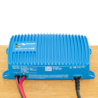 Blue Smart IP67 Acculader 12/25