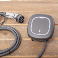 Pulsar Pro 22 kW   EV Laadstation Zwart type 2 met 7 meter vaste rechte laadkabel