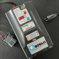 NG3 Hoogfrequent Acculader 24V 100A CB L   Retour