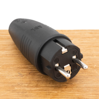 Randgeaarde Stekker (100000039) 2P Rubber TPE IP44 Zwart