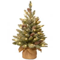 Snowy Concolor Burlap kunstkerstboom   61 cm   groen   Diameter 41 cm   50 ledlampjes   besneeuwd & dennenappels   jute zak