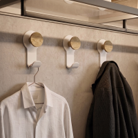 Kapanou dubbele kapstokhaken voor wandmontage, set van 8, rustieke houten haken met robuuste metalen hangers voor handdoeken, hoeden, rugzak, decoratieve haken voor deur, badkamer, slaapkamer, entree (houtbruin/wit)