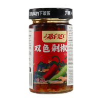 Ji Xiang Ju extra rijstvriendelijke twee kleuren gehakte chilisaus 200 g