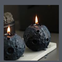 Maanvormige Kaars, Zwart, Oud & Sandelhout Geur, 1 Stuk