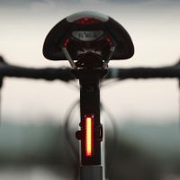 MAGICSHINE SEEMEE 30 Slimme fietsachterlicht 7 lichtmodi Ingebouwd lichtsensorsysteem IPX6 waterdicht Oplaadbaar via USB