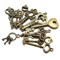15Pcs Assorted Royal Antique Key Pendants Old Style Diy Accessaries
