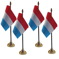 Nederland tafelvlaggetjes   4x stuks   10 x 15 cm   met gouden standaard   H27 cm   versiering