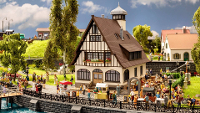 NOCH 66401 H0 Wirtshaus met biertuin
