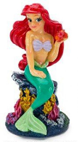 Ornament Kleine Zeemeermin Ariel Zittend Op Steen #95;_Medium 7,5x7x9,5 Cm