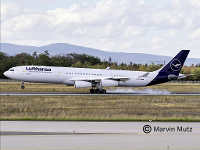 Revell 03803 A340 300 Lufthansa New Livery Vliegtuig (bouwpakket) 1:144