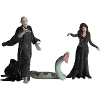 Schleich Harry Potter   Heer Voldemort met Nagini & Bellatrix van Detta speelfiguur