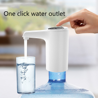 Draagbaar waterdispensermini vat water elektrische pomp USB oplaadbaar draadloze automatische waterflessenpomp Thuishulp