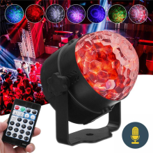 Banggood RGB zelfrijdende Flash modus Afstandsbediening / Spraakbediening LED Stage Light Crystal Ball DJ Part Disco Club