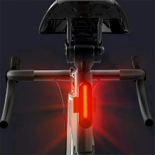 BIKIGHT Slimme Fietsen Achterlicht 5 Modi Helderheid 300mAh Batterij Type C Oplaadbaar Waterdicht Waarschuwings Achterli