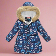Mijn Hummeltje CozyTrend – Elegant & Knus – Gewatteerde Winterjas voor meisjes Blauwe bloemen met roze accenten / 110 (4 5 jaar) | Educatief Speelgoed