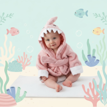 Mijn Hummeltje CozyNest – Zacht & Absorberend – Badjas met Dierendesign Roze haai / 70 (0–18 maanden) | Educatief Speelgoed