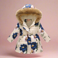 Mijn Hummeltje CozyTrend – Elegant & Knus – Gewatteerde Winterjas voor meisjes Gebloemd roomblauw / 140 (7 8 jaar) | Educatief Speelgoed